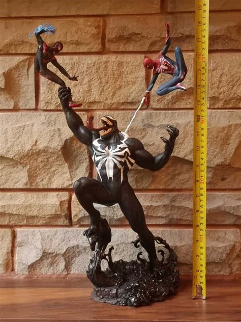 19 inches if venom